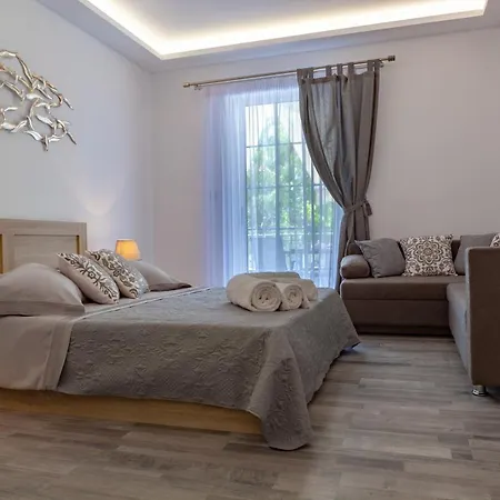 Elena's Kantia House Apartment