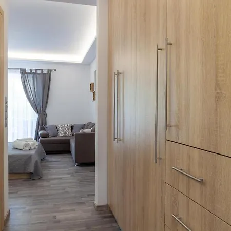 Elena's Kantia House Apartment *