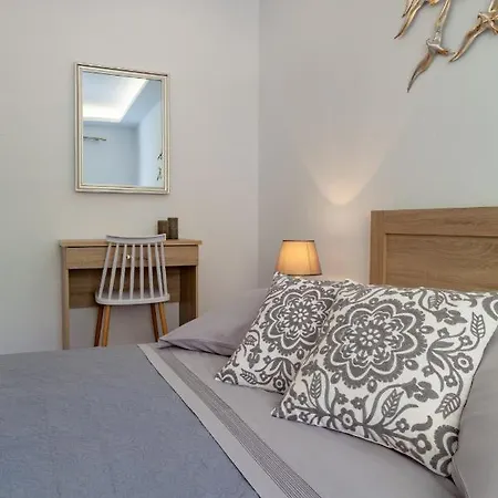 Apartment Elena's Kantia House *